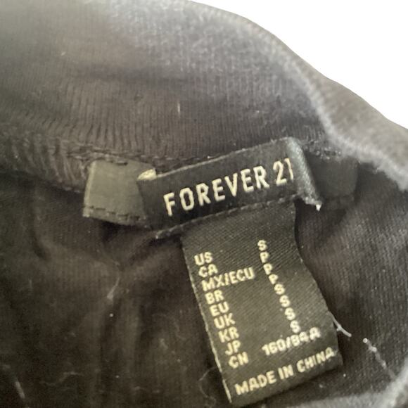 Forever 21 Printed Crop Top - Picture 9 of 11